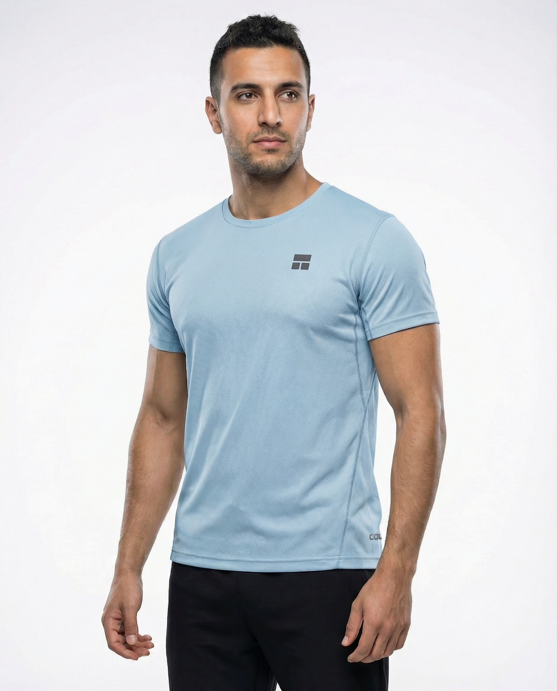 Man wearing a light blue t-shirt with a logo on a white background
Courts Sport
#color_blue