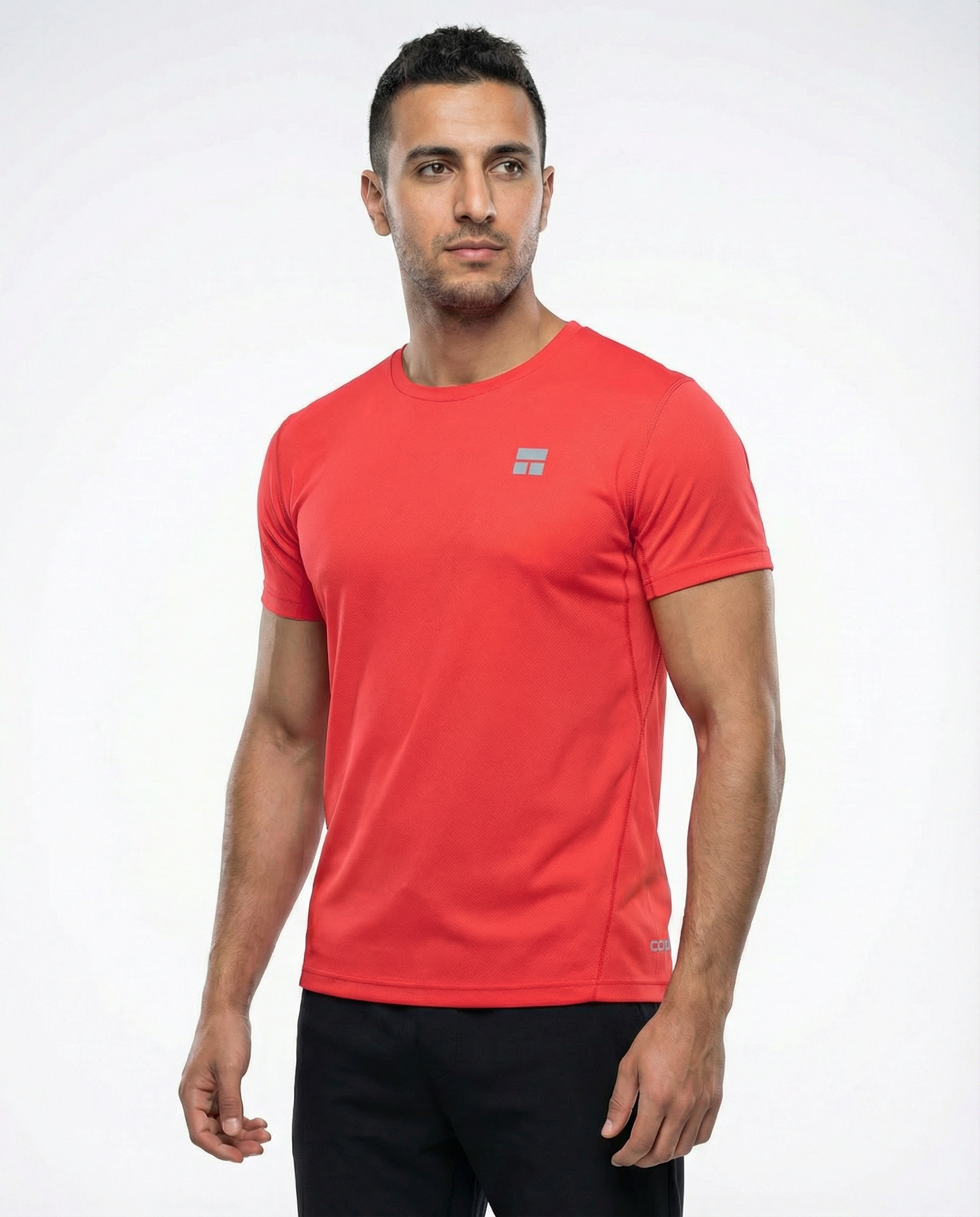 Man wearing a red t-shirt with a small logo on a white background
Courts Sport
#color_red